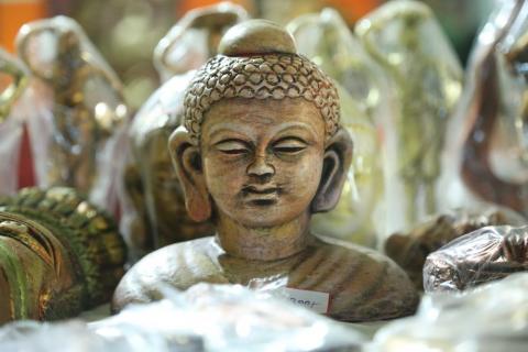 Gautam Buddha statue