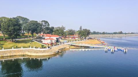 Scenic beauty of Patratu Dam with Patratu Lake resort