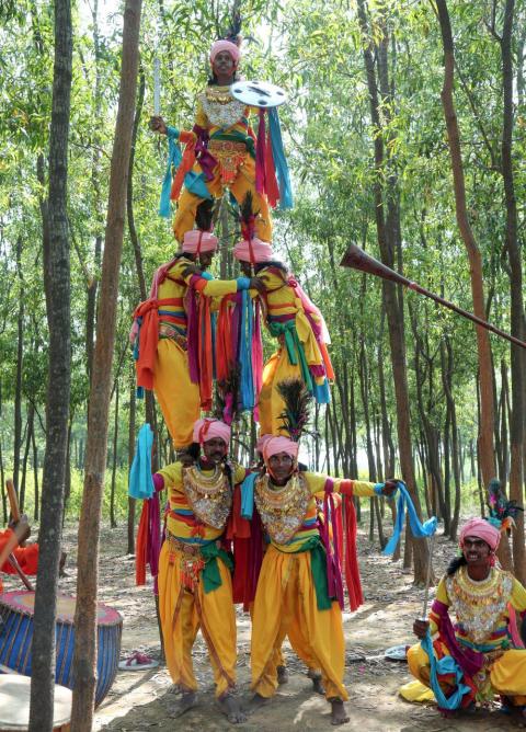 Tribal youth of Jharkhand participating in sarhul festival celebration